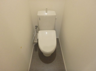コンパクトで使いやすいトイレです