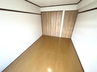 【寝室】