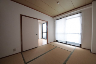 落ち着いた雰囲気の和室付きです