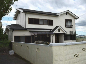 外観を南西側より撮影