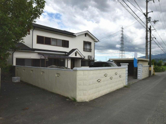 外観を南西側より撮影