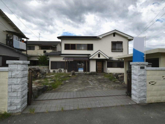 外観を南側より撮影