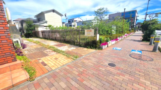 南側道路および寿町公園