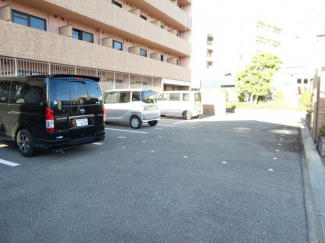 【駐車場】