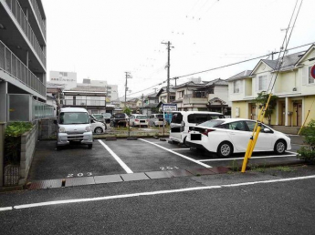 【駐車場】