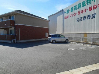 【駐車場】