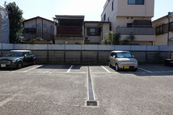 【駐車場】