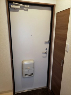収納もある玄関です
