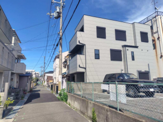 【前面道路含む現地写真】