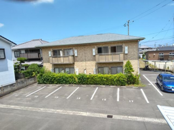 ２番館　駐車場