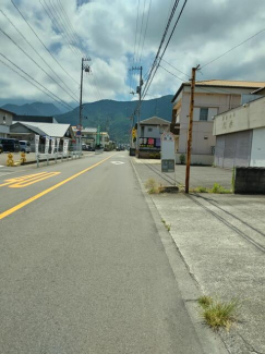 西泉バス停まで400m