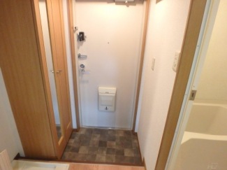 シンプルで使いやすい玄関です