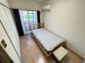 明るい洋室です