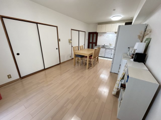 ゆったり過ごせる居間です