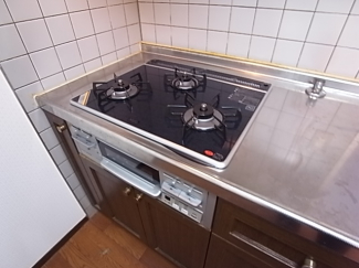 使い勝手の良い３口システムキッチン