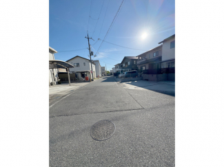 【前面道路含む現地写真】