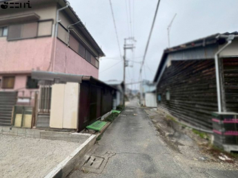 【前面道路含む現地写真】