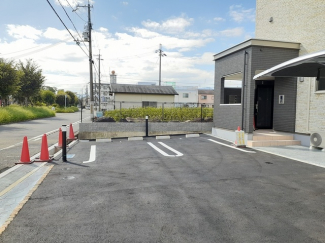 【駐車場】