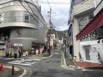 セブンイレブン神戸ハンター坂店まで65m