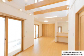 現地（２０２１年５月）撮影※新築当時の写真です。
