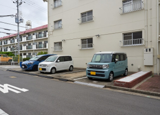 【駐車場】