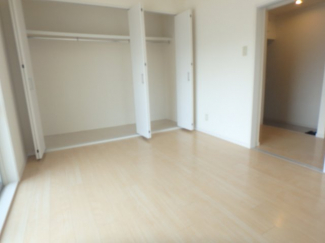 こちらの居間で趣味の時間をお楽しみください