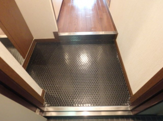 落ち着いた玄関です