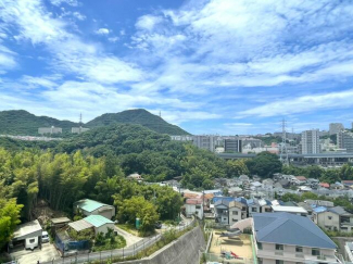 お部屋からの眺望は山も見えて気持ちが良いです♪