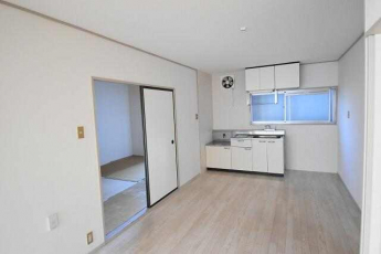 松山市鷹子町のアパートの画像