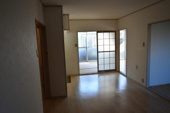 松山市鷹子町のアパートの画像