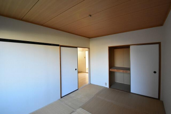 松山市鷹子町のアパートの画像