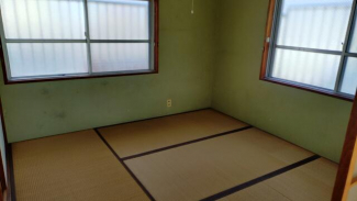 夏は涼しく、冬は暖かく。伝統的な素材の良さを感じるお部屋。