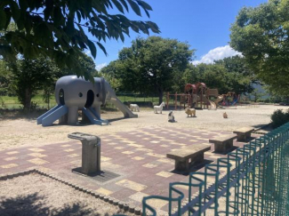 片山児童遊園まで3m