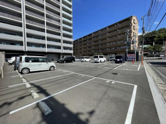 無料駐車場１台あり