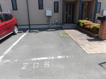 【駐車場】