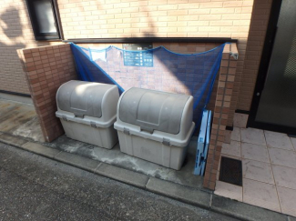ゴミ捨て場もしっかり管理されてます