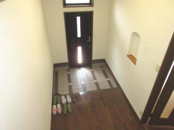 玄関・ホールは広々
