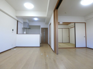 【居間・リビング】