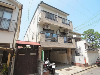落ち着いた雰囲気の外観です