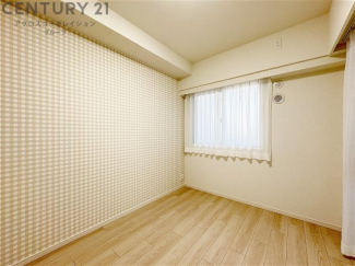 子供部屋…創造性や成長を促す遊びの空間を提供。学習や趣味に集中できる環境を整えます。個別のプライベートスペースは自己表現と自立心を育み、心地よい睡眠環境を整えリラックスできる場所を提供。
