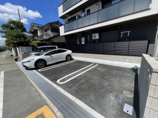 【駐車場】