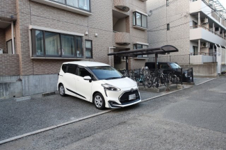【駐車場】