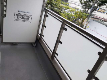 【バルコニー】