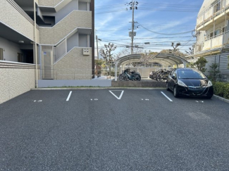 駐車場に車を止められます
