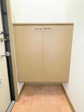 玄関収納有り♪　※内観写真は既契約者がご入居前２０２４．７撮
