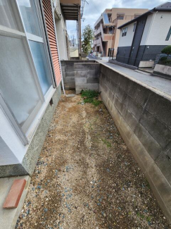 お庭南　お花を育て楽しめます。
