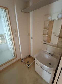 幅広洗面台なのでお化粧も簡単な洗い物も楽ちんです＾＾
