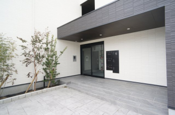 【エントランス】