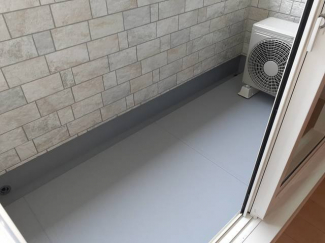 外からの目が気にならないバルコニーで洗濯物が干せます