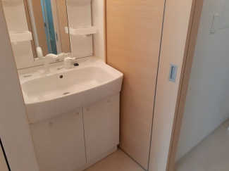 明るい洗面所です